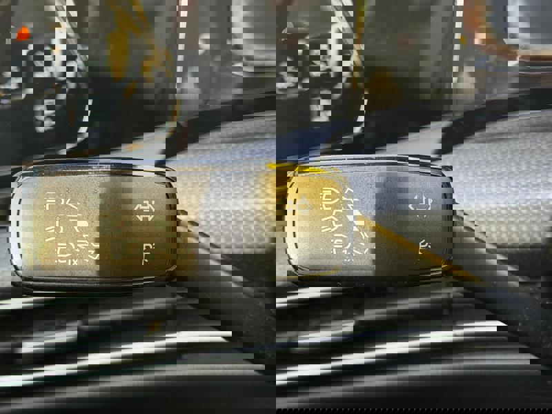 Image Volkswagen 潇晬嘠䥉⁉敂汲湩⁥䌨ㅄ⠩㈱㈮㄰ 1.5 eTSI 150 R-Line DSG7 Full leds GPS Carplay Radar AV/AR Sièges chauffants ACC Clim auto Gtie 1 an